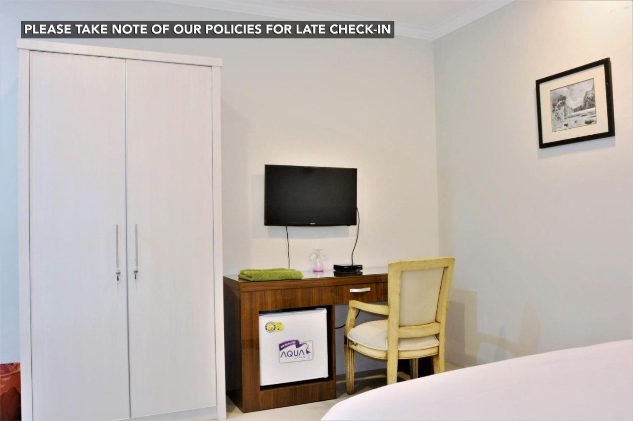 Kemang Eleven Hotel Jakarta Luaran gambar