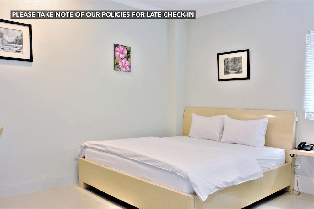 Kemang Eleven Hotel Jakarta Luaran gambar